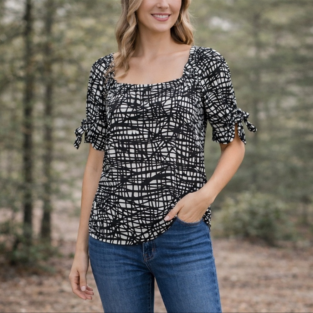 Ninety Women’s Black White Abstract Print Top Large Elastic Sleeve Blouse